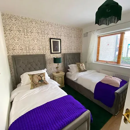 Dunboyne Apartment דירה *